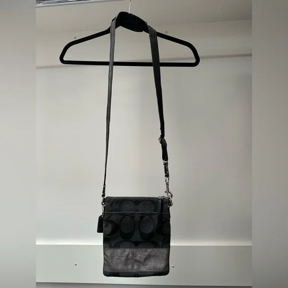 Sale❗️Coach Crossbody Signature Bag.  Black with detail. - Picture 3 of 4